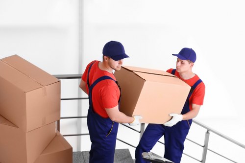 Moving truck support for local deliveries and removals in Edgware