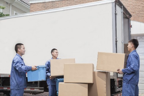 Local removals team planning a move in Edgware